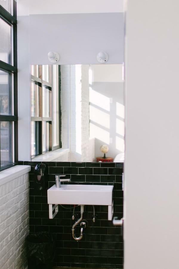 The Local Ny Hostel New York Bagian luar foto